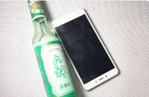 清洁手机和电话：花露水的神奇妙用